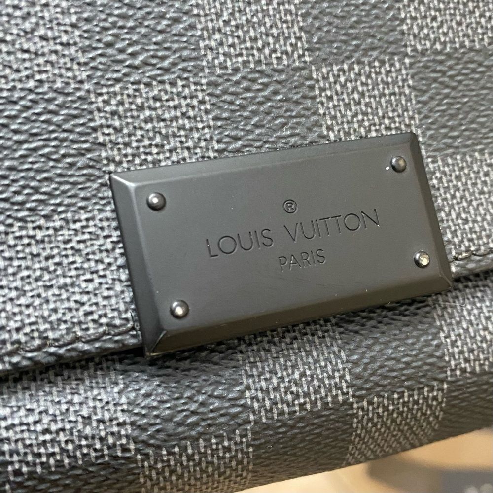 LOUIS VUITTON Damier Graphite District PM Shoulder Crossbody Bag 💼 - Picture 7 of 17